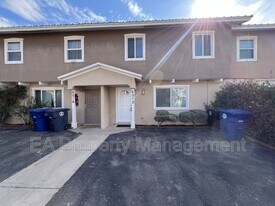 6012 Calle Nueve NW in Albuquerque, NM - Building Photo