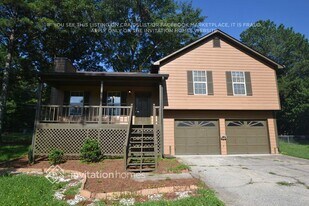 12 Hale Haven Dr in Douglasville, GA - Building Photo