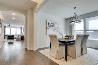 4800 Meadow Falls Dr in Fort Worth, TX - Building Photo - Building Photo