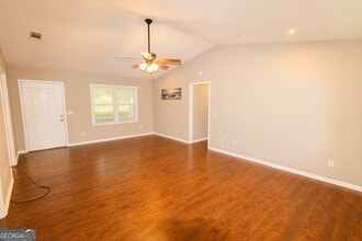 105 Circle Dr in Statesboro, GA - Foto de edificio - Building Photo
