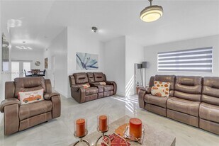 3145 W 71st Pl in Hialeah, FL - Building Photo
