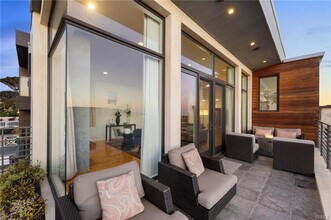308 17th St in Manhattan Beach, CA - Building Photo - Building Photo