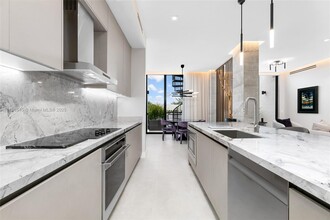1030 15th St in Miami Beach, FL - Building Photo - Building Photo