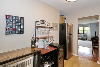 37 Sandra Cir in Westfield, NJ - Building Photo - Building Photo
