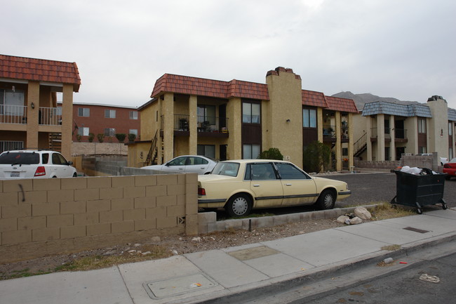 2148 Exeter Dr in Las Vegas, NV - Foto de edificio - Building Photo