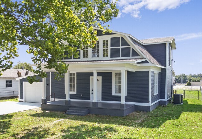 822 Jackson St in Pryor, OK - Building Photo - Building Photo