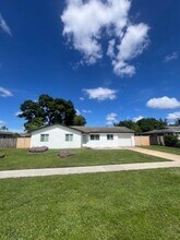 846 Croton Dr in Royal Palm Beach, FL - Building Photo - Building Photo