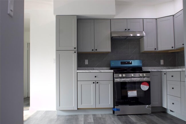 property at 2092 Canarsie Rd