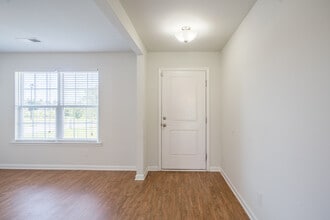 135 Davila St in Hinesville, GA - Building Photo - Building Photo