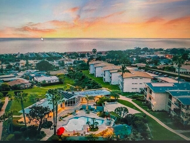 632 E Solana Cir in Solana Beach, CA - Building Photo - Building Photo