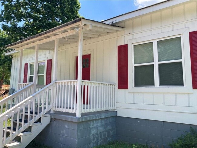 property at 4624 Pinecrest Dr