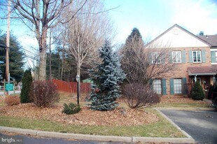 176 Kenton Dr in Langhorne, PA - Building Photo