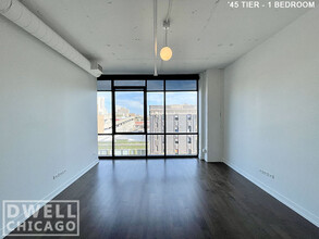 5039 N Broadway St, Unit 2 in Chicago, IL - Foto de edificio - Building Photo