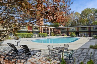 807 W Trinity Ave in Durham, NC - Building Photo