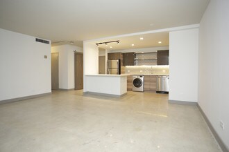 Yorktown Apartments in Lombard, IL - Building Photo - Interior Photo