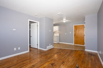 Hilton Arms in Columbus, OH - Building Photo - Interior Photo