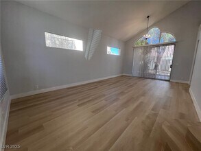 1624 Wandering Winds Way in Las Vegas, NV - Building Photo - Building Photo