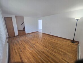 1156 Glenwood Rd in Vestal, NY - Foto de edificio - Building Photo