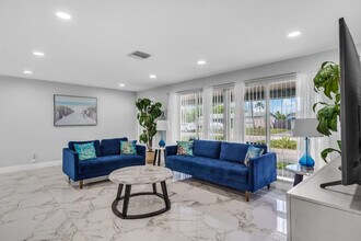 340 SE 3rd Ct in Deerfield Beach, FL - Building Photo - Building Photo