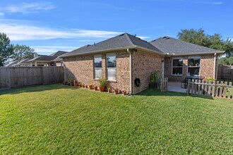 12304 Shady Brook Dr in Pearland, TX - Building Photo - Building Photo