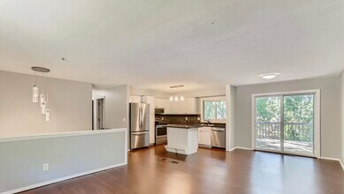 6866 Buckingham Rd in Woodbury, MN - Building Photo - Building Photo