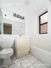 917 W Dakin St-Unit -Unit 402 in Chicago, IL - Building Photo - Building Photo