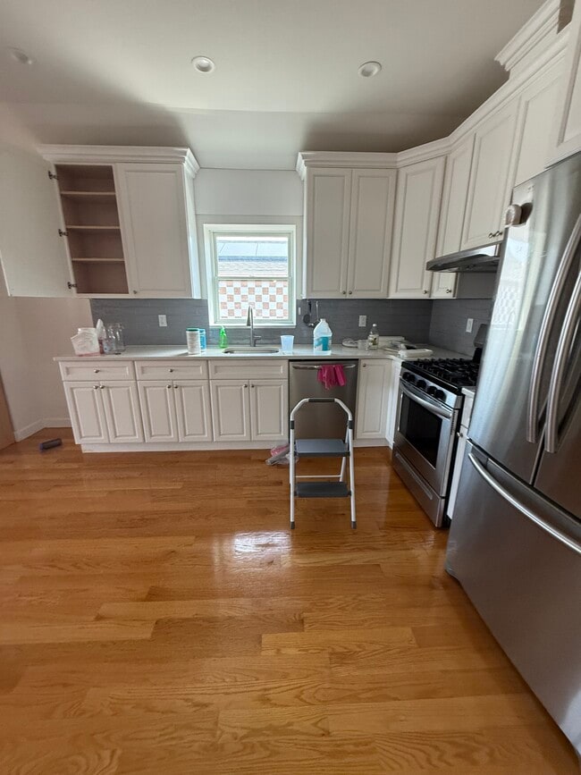 226 Bay 13th St, Unit 3