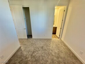 1548 Little Penguin St in Las Vegas, NV - Building Photo - Building Photo