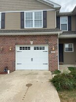 1604 S Division St in Mahomet, IL - Building Photo