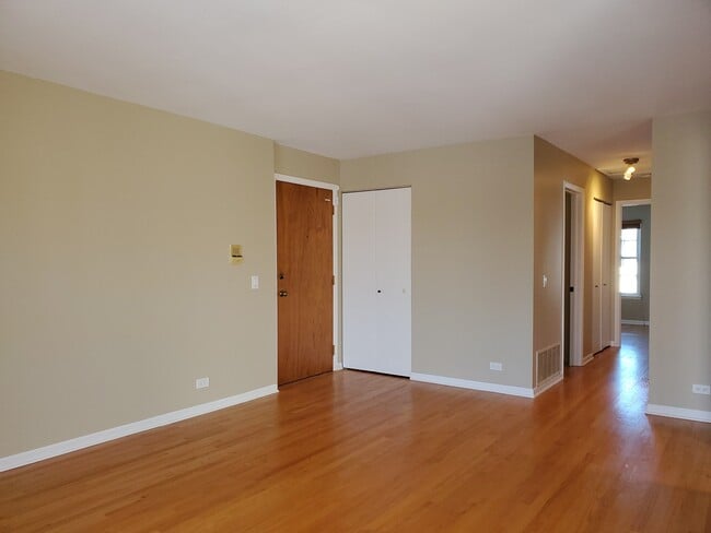 733 Plum Tree Ct in Wheeling, IL - Building Photo - Building Photo