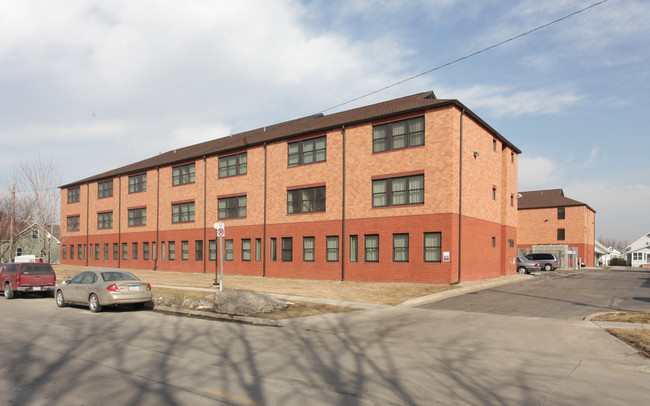 Dudley Court in Council Bluffs, IA - Building Photo - Building Photo