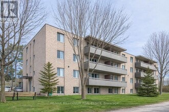 51 Owen St in Penetanguishene, ON - Building Photo - Building Photo