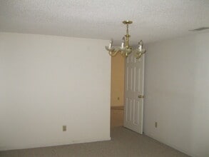 302 Morris St in Glennville, GA - Building Photo - Building Photo