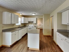 2236 Dates St in Delaware, OH - Building Photo - Building Photo