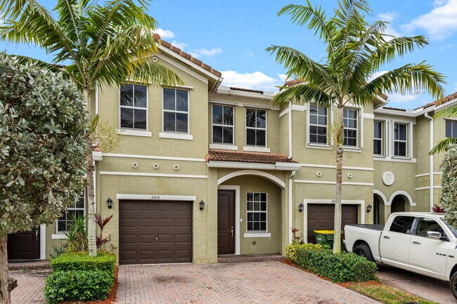 2416 SE 15th St in Homestead, FL - Foto de edificio - Building Photo