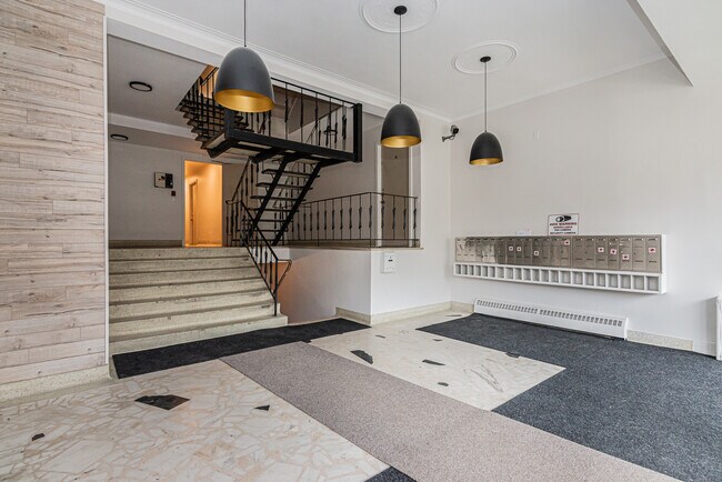7220 De Châteaubriand Av in Montréal, QC - Building Photo - Building Photo