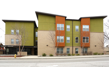 Forest Square in Cincinnati, OH - Building Photo - Building Photo