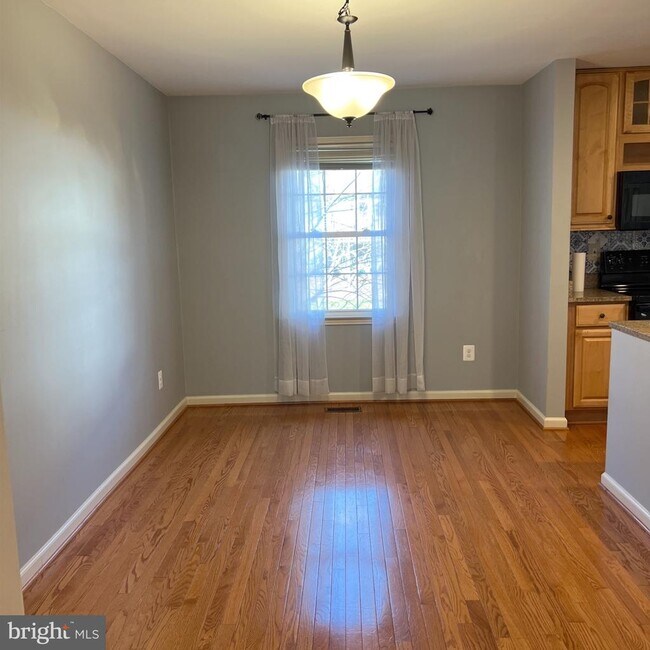 3274 Applegate Ct in Annandale, VA - Building Photo - Building Photo