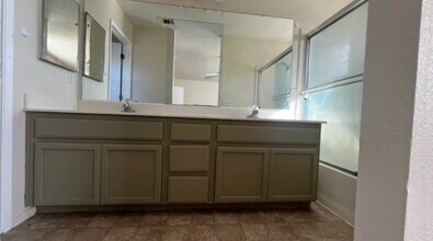 1465 Venice Cir in Stockton, CA - Building Photo - Building Photo