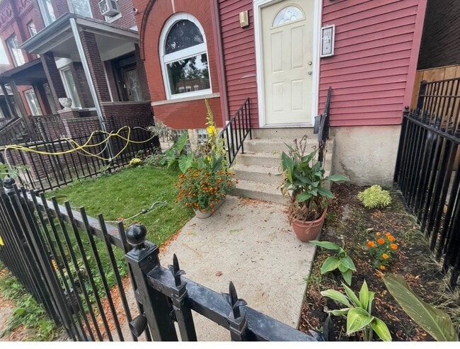 6326 S Saint Lawrence Ave in Chicago, IL - Foto de edificio - Building Photo