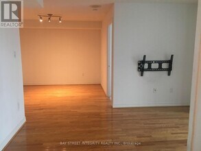 125 Omni Dr in Toronto, ON - Building Photo - Building Photo