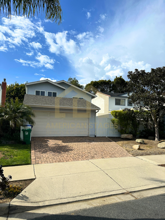 215 Hillview Dr in Goleta, CA - Building Photo