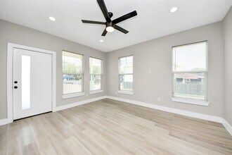 819 E 40th St in Houston, TX - Building Photo - Building Photo