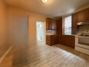 324 Margueretta St in Toronto, ON - Building Photo - Building Photo