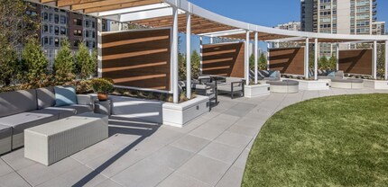 1212 N La Salle Dr, Unit 1505 in Chicago, IL - Building Photo - Building Photo