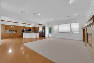 10390 Stanberry Ave in Las Vegas, NV - Foto de edificio - Building Photo