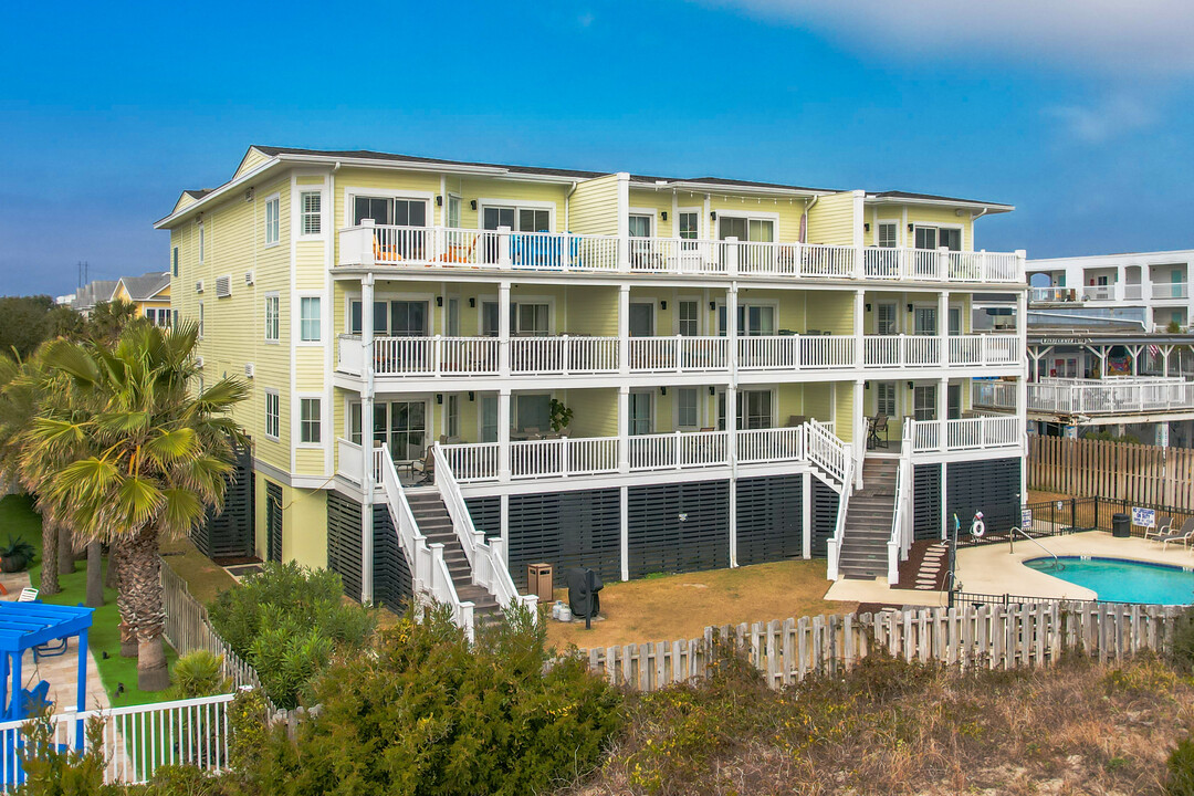 Dunescape Villas in Isle Of Palms, SC - Building Photo