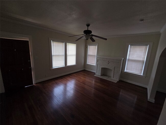 property at 2805 Cleburne St