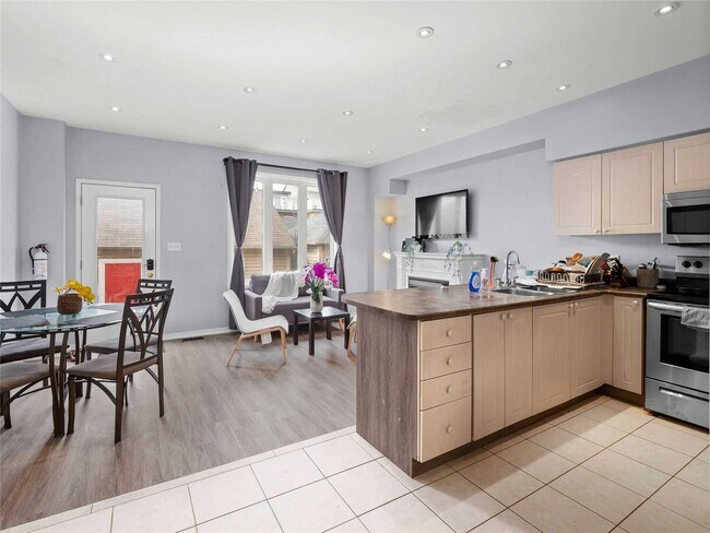 6 Boake St in Toronto, ON - Building Photo - Building Photo