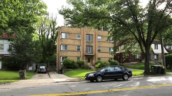 750 E Mitchell Ave Apartments